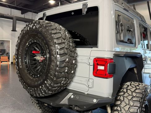 Used 2021 Jeep Wrangler Unlimited Rubicon AWD/4WD image 19