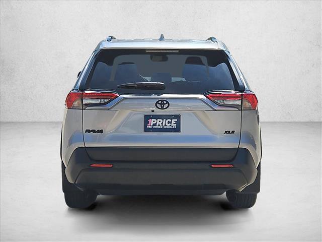 Used 2025 Toyota RAV4 XLE w/ Convenience Package FWD image 7