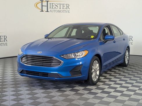 Used 2019 Ford Fusion SE FWD image 4