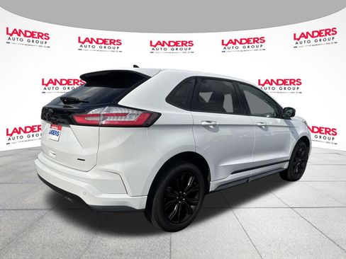 Used 2023 Ford Edge SE w/ Black Appearance Package AWD/4WD image 3