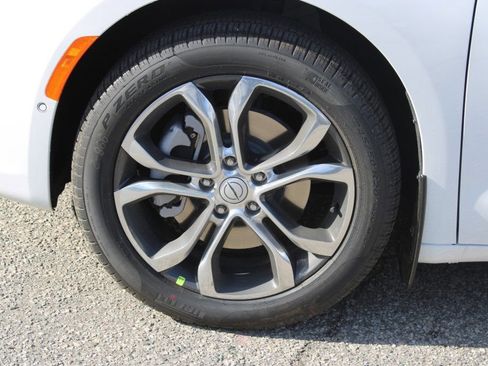 New 2026 Chrysler Pacifica Pinnacle image 8