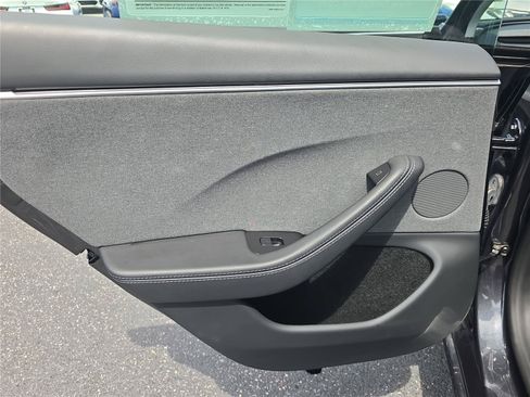 Used 2025 Tesla Model 3 Long Range RWD image 10