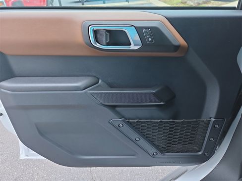 Used 2024 Ford Bronco Outer Banks image 17