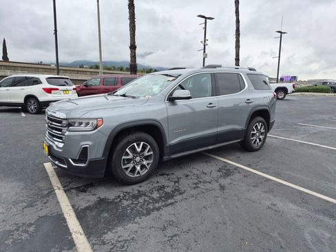 Used 2023 GMC Acadia SLE w/ Driver Convenience Package image 3