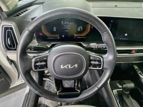 Used 2024 Kia Sorento S w/ Panoramic Sunroof Package image 11
