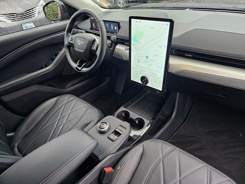 Used 2021 Ford Mustang Mach-E Select image 26