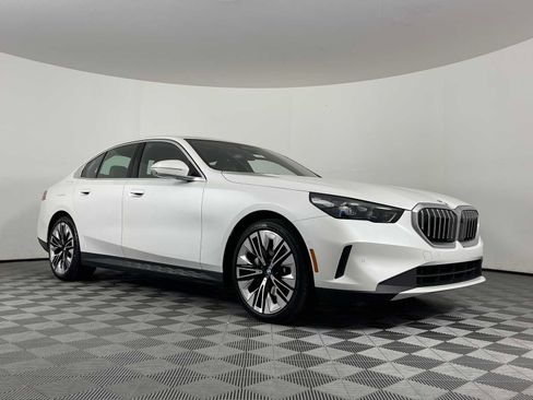 New 2026 BMW 530i w/ Premium Package image 13