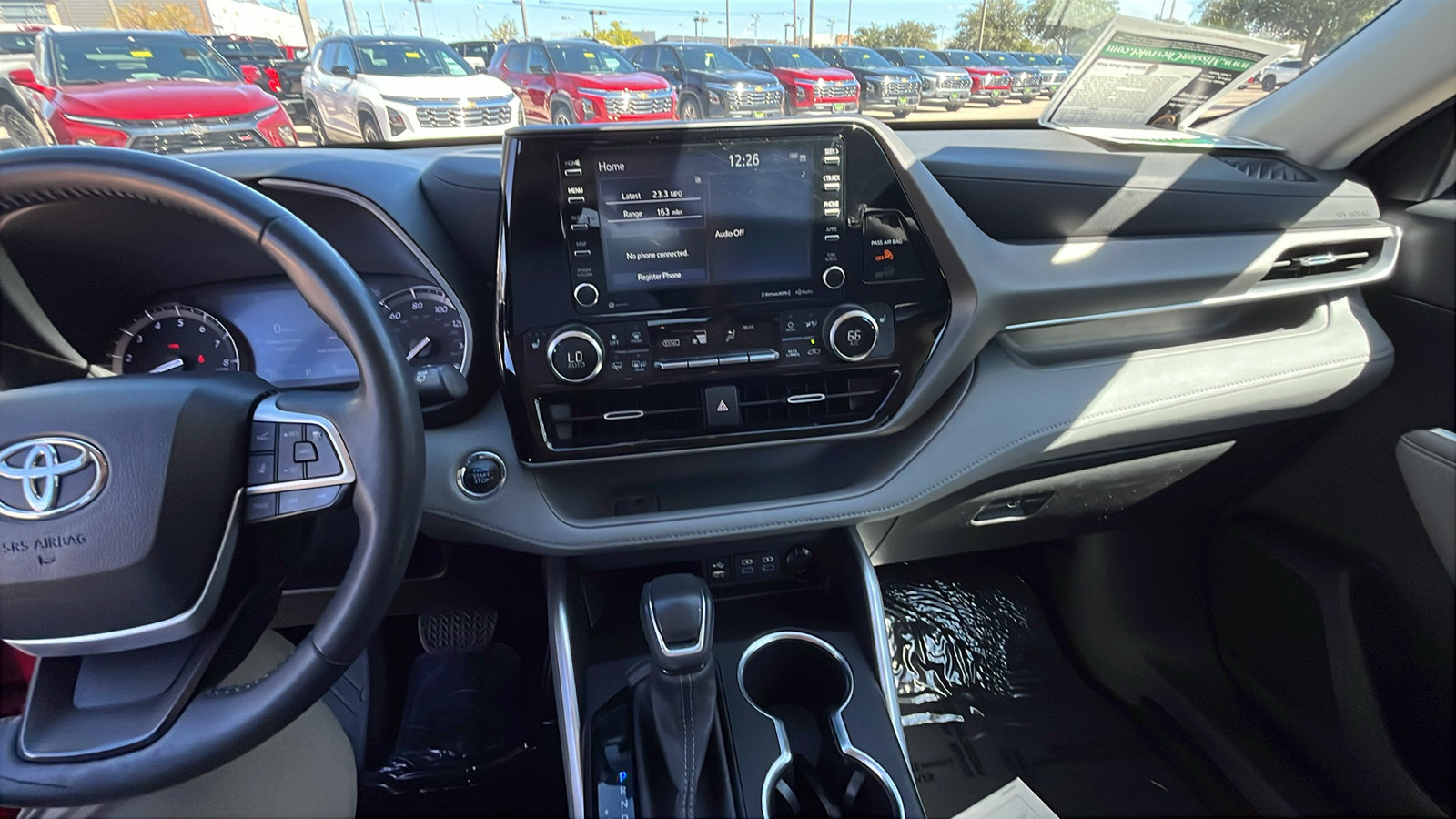 Used 2022 Toyota Highlander XLE FWD image 19
