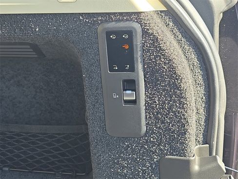 Certified 2024 Land Rover Range Rover SV image 14