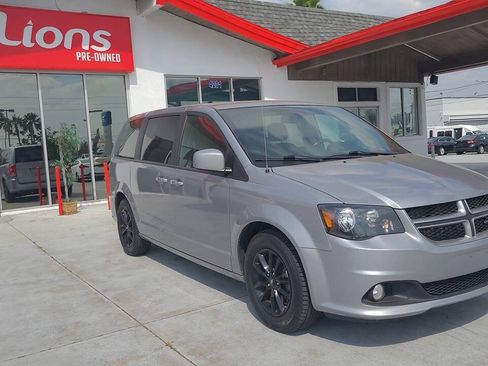 Used 2019 Dodge Grand Caravan GT FWD image 2