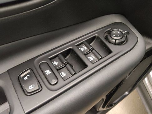Used 2022 Jeep Renegade Altitude w/ Convenience Group AWD/4WD image 27