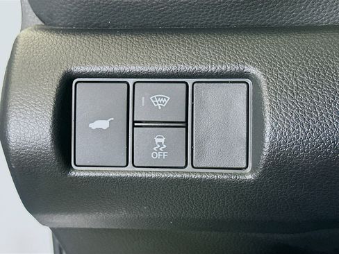 Used 2025 Honda Pilot TrailSport image 17