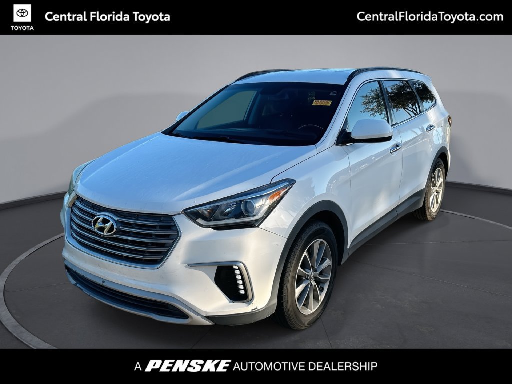 Used 2017 Hyundai Santa Fe SE FWD image 1