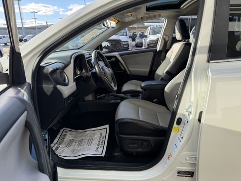 Used 2018 Toyota RAV4 Limited image 33