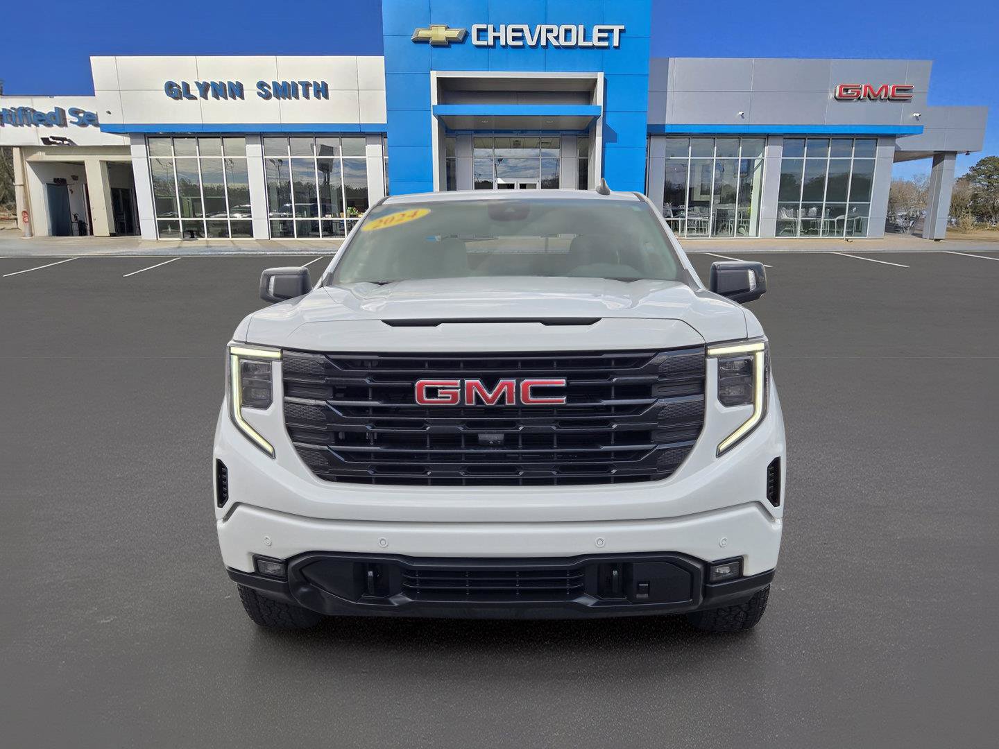 Used 2024 GMC Sierra 1500 Elevation w/ Elevation Premium Package AWD/4WD image 2