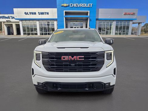 Used 2024 GMC Sierra 1500 Elevation w/ Elevation Premium Package AWD/4WD image 2