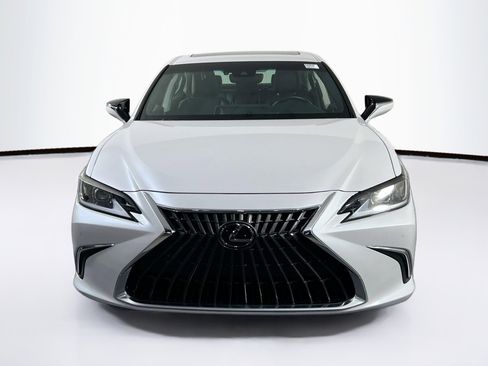Used 2024 Lexus ES 300h w/ Premium Package image 2