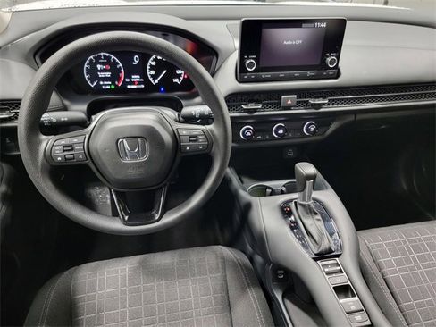 Certified 2025 Honda HR-V LX image 30