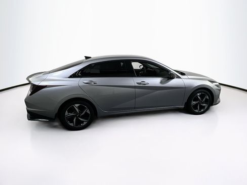 Used 2023 Hyundai Elantra SEL w/ Convenience Package FWD image 4