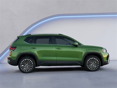 New 2025 Volkswagen Taos SE image 4
