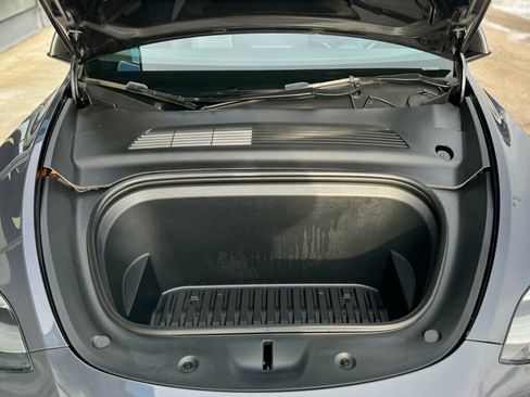 Used 2021 Tesla Model Y Long Range image 10