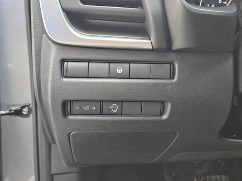 Used 2023 Nissan Rogue SV FWD image 19