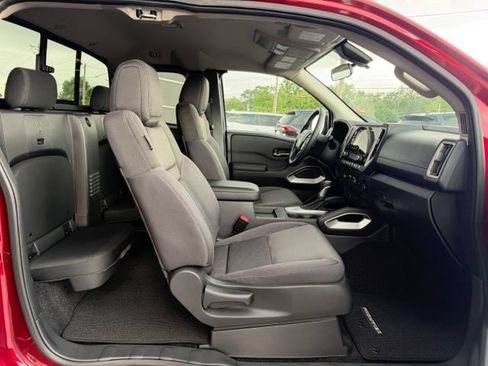 Used 2025 Nissan Frontier SV w/ SV Convenience Package AWD/4WD image 12