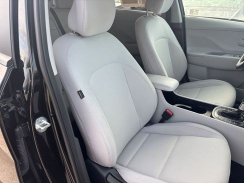 Used 2025 Hyundai Kona SEL image 36