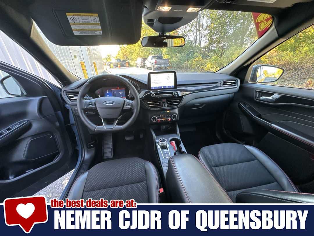 Used 2025 Ford Escape ST-Line Select AWD/4WD image 20