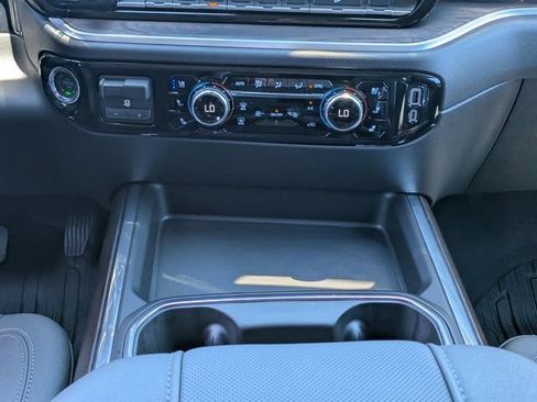 Used 2026 GMC Sierra 2500 SLT w/ SLT Premium Package AWD/4WD image 19