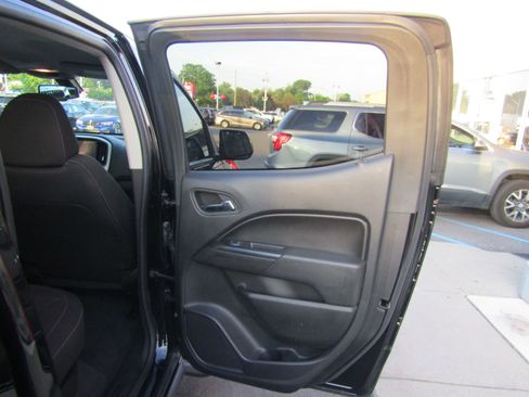 Used 2021 Chevrolet Colorado LT w/ Redline Special Edition AWD/4WD image 12