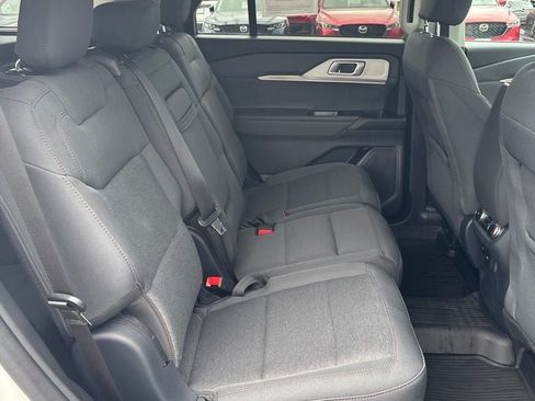 Used 2025 Ford Explorer Active AWD/4WD image 29