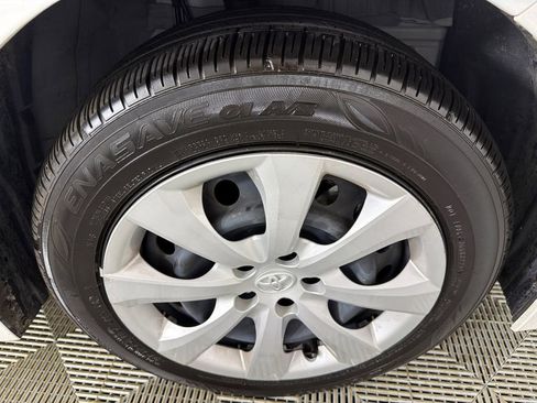 Used 2025 Toyota Corolla LE image 12