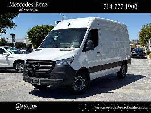 Used 2025 Mercedes-Benz Sprinter 2500 image 1