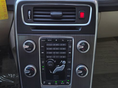 Used 2015 Volvo V60 T5 Premier FWD image 27