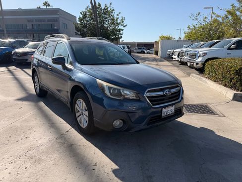 Used 2019 Subaru Outback 2.5i Premium w/ Popular Package #2 AWD/4WD image 7
