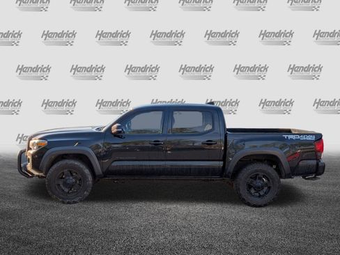 Used 2018 Toyota Tacoma TRD Off-Road image 6
