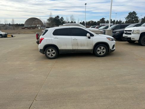 Used 2020 Chevrolet Trax LS w/ Tint and Cruise Package image 1