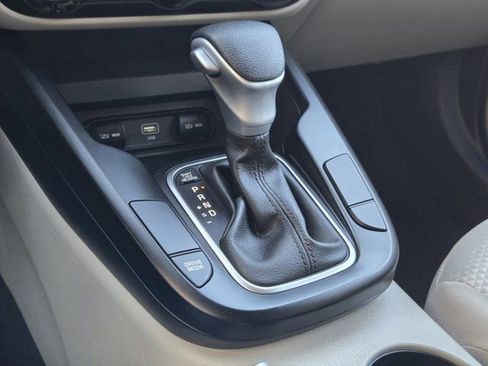 Certified 2025 Kia Soul LX image 20