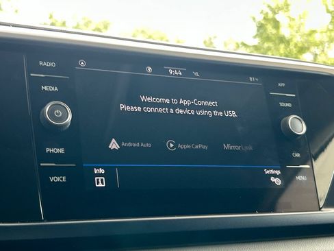 Certified 2023 Volkswagen Taos SE FWD image 26
