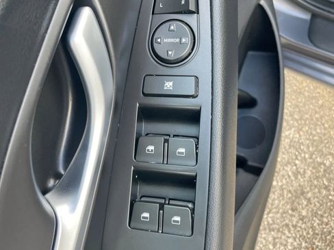 Used 2019 Hyundai Elantra GT FWD image 18