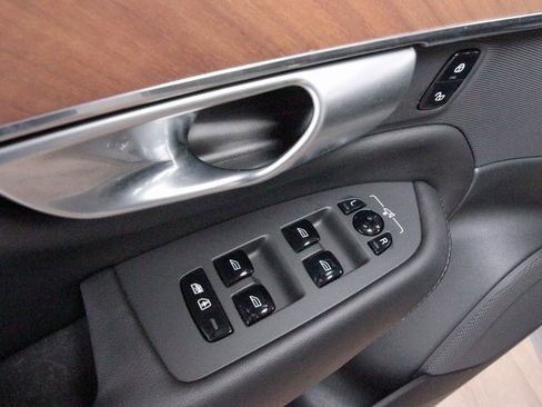 Certified 2024 Volvo XC90 B5 Plus image 13