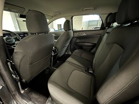 Used 2024 Kia Sportage LX AWD/4WD image 15