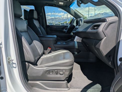 Used 2021 Chevrolet Tahoe Z71 w/ Luxury Package AWD/4WD image 34