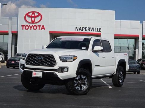 Used 2023 Toyota Tacoma TRD Off-Road w/ TRD Premium Off Road Package AWD/4WD image 2