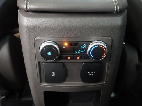 Used 2020 Ford Explorer Platinum w/ Premium Technology Package image 29