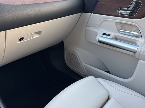 Used 2023 Mercedes-Benz GLA 250 4MATIC image 11