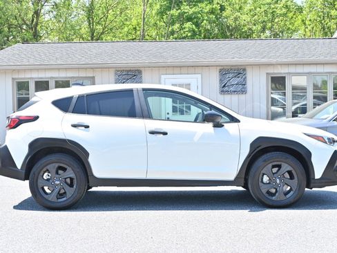 Used 2024 Subaru Crosstrek 2.0i AWD/4WD image 10