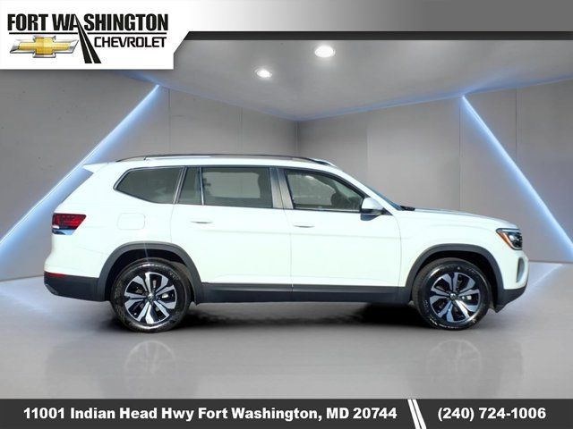 Used 2025 Volkswagen Atlas SE FWD image 2