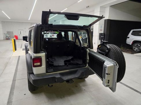 Used 2023 Jeep Wrangler Unlimited Sport AWD/4WD image 38